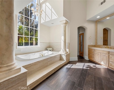 115 S Montgomery - Photo Thumbnail 31
