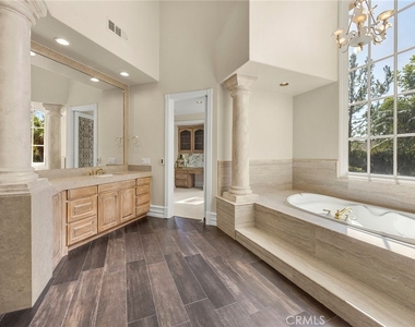 115 S Montgomery - Photo Thumbnail 30