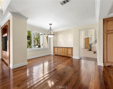 115 S Montgomery - Photo Thumbnail 13