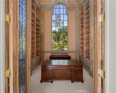 115 S Montgomery - Photo Thumbnail 10