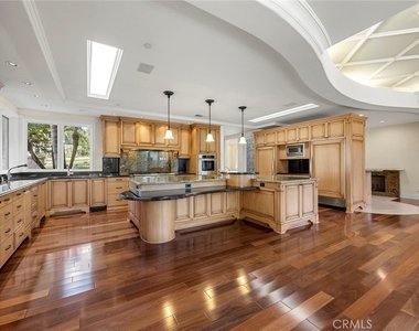 115 S Montgomery - Photo Thumbnail 17