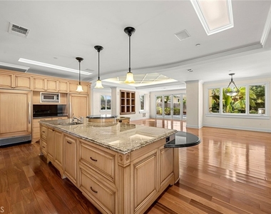 115 S Montgomery - Photo Thumbnail 16
