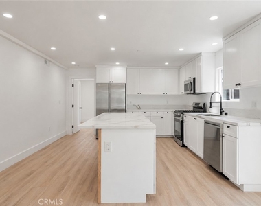 2338 S Cloverdale Avenue - Photo Thumbnail 10