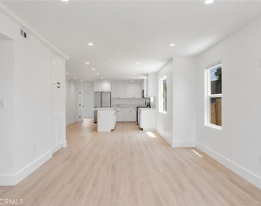 2338 S Cloverdale Avenue - Photo Thumbnail 5