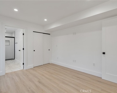 2338 S Cloverdale Avenue - Photo Thumbnail 16