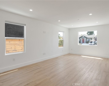 2338 S Cloverdale Avenue - Photo Thumbnail 4