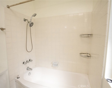 2714 N Linwood - Photo Thumbnail 12
