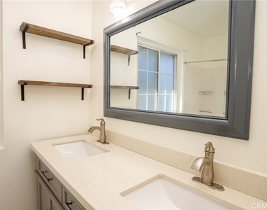 2714 N Linwood - Photo Thumbnail 11