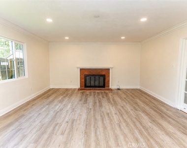 2714 N Linwood - Photo Thumbnail 18