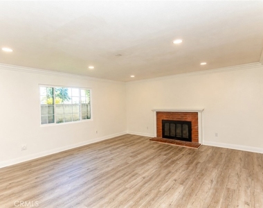 2714 N Linwood - Photo Thumbnail 19