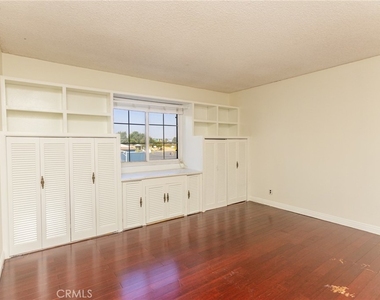 2714 N Linwood - Photo Thumbnail 8