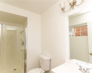 2714 N Linwood - Photo Thumbnail 16