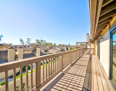 2415 Applewood Circle - Photo Thumbnail 8