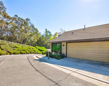 2415 Applewood Circle - Photo Thumbnail 5