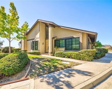 2415 Applewood Circle - Photo Thumbnail 1