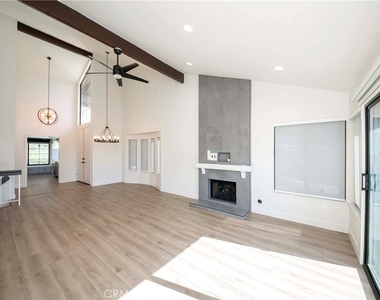 2415 Applewood Circle - Photo Thumbnail 12