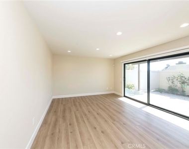 2415 Applewood Circle - Photo Thumbnail 30