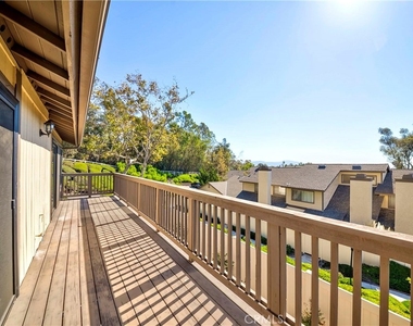 2415 Applewood Circle - Photo Thumbnail 7
