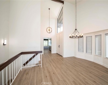 2415 Applewood Circle - Photo Thumbnail 17