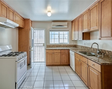 2656 Fairway Avenue - Photo Thumbnail 8