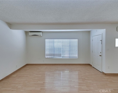 2656 Fairway Avenue - Photo Thumbnail 16