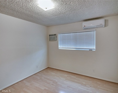 2656 Fairway Avenue - Photo Thumbnail 24