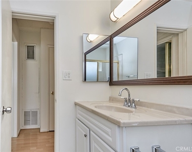 2656 Fairway Avenue - Photo Thumbnail 27