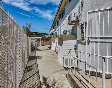 2656 Fairway Avenue - Photo Thumbnail 33