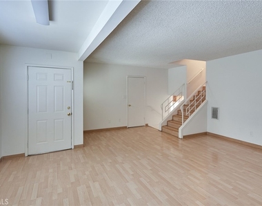 2656 Fairway Avenue - Photo Thumbnail 19
