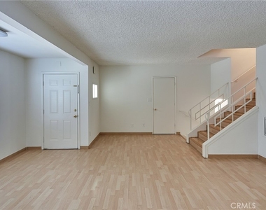 2656 Fairway Avenue - Photo Thumbnail 18