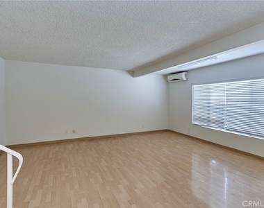 2656 Fairway Avenue - Photo Thumbnail 15