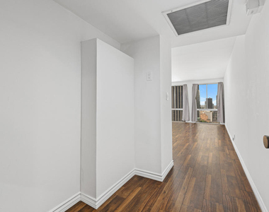 800 W 1st Street - Photo Thumbnail 4
