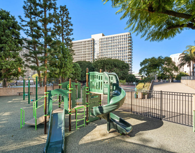 800 W 1st Street - Photo Thumbnail 26