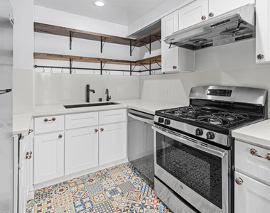 800 W 1st Street - Photo Thumbnail 10