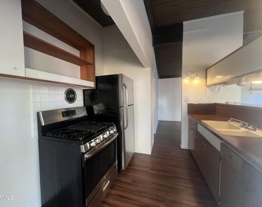 617 Charter Oak Street - Photo Thumbnail 5