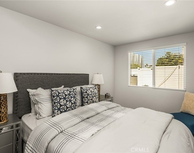5157 Inglewood - Photo Thumbnail 14