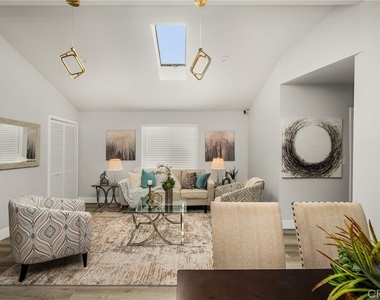 5157 Inglewood - Photo Thumbnail 2
