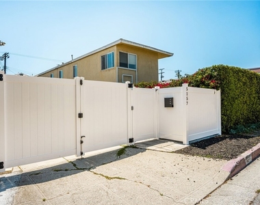 5157 Inglewood - Photo Thumbnail 26