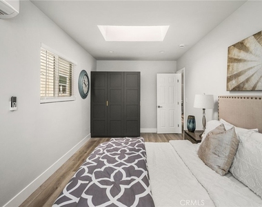 5157 Inglewood - Photo Thumbnail 12