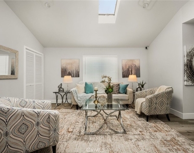 5157 Inglewood - Photo Thumbnail 1