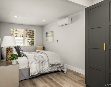 5157 Inglewood - Photo Thumbnail 13