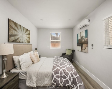 5157 Inglewood - Photo Thumbnail 11