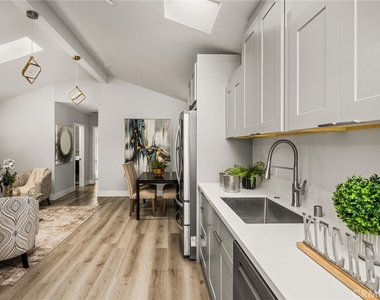 5157 Inglewood - Photo Thumbnail 8