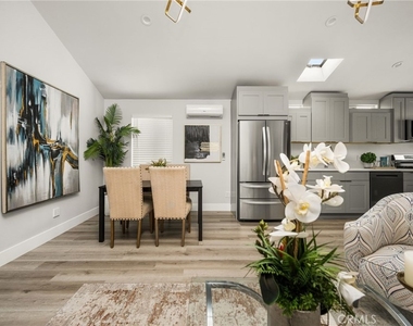 5157 Inglewood - Photo Thumbnail 9