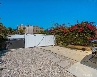 5157 Inglewood - Photo Thumbnail 23