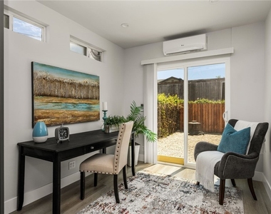 5157 Inglewood - Photo Thumbnail 17
