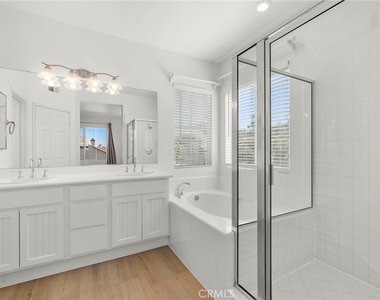12 Danbury - Photo Thumbnail 10