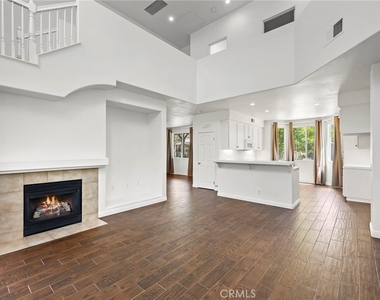 12 Danbury - Photo Thumbnail 6