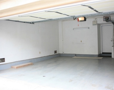 52 Almador - Photo Thumbnail 9