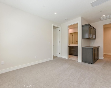 121 Linda Vista - Photo Thumbnail 26